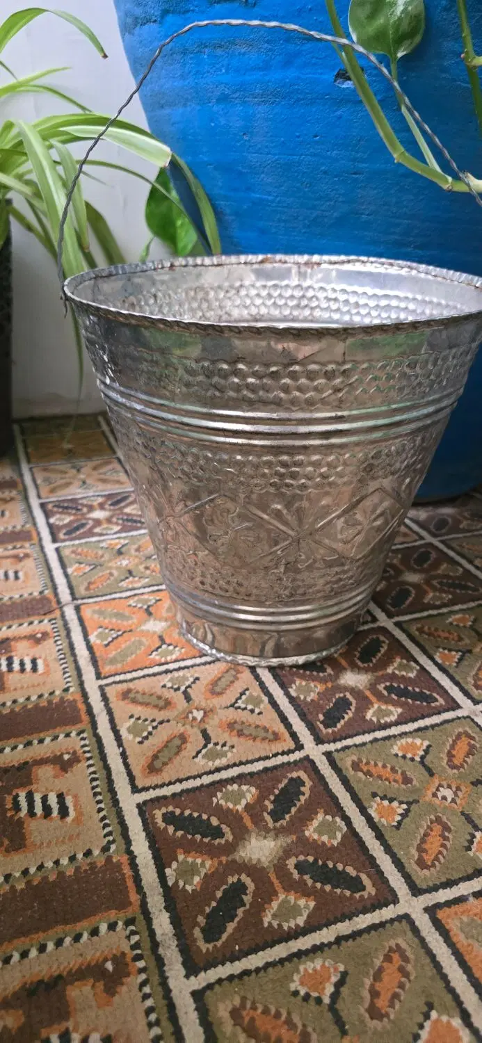 سطل قدیمی|کلکسیون اشیاء عتیقه|اصفهان, فرهنگیان|دیوار
