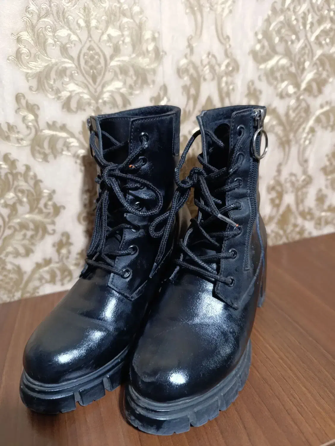 پوتین|کیف، کفش، کمربند|نسیم‌شهر, |دیوار