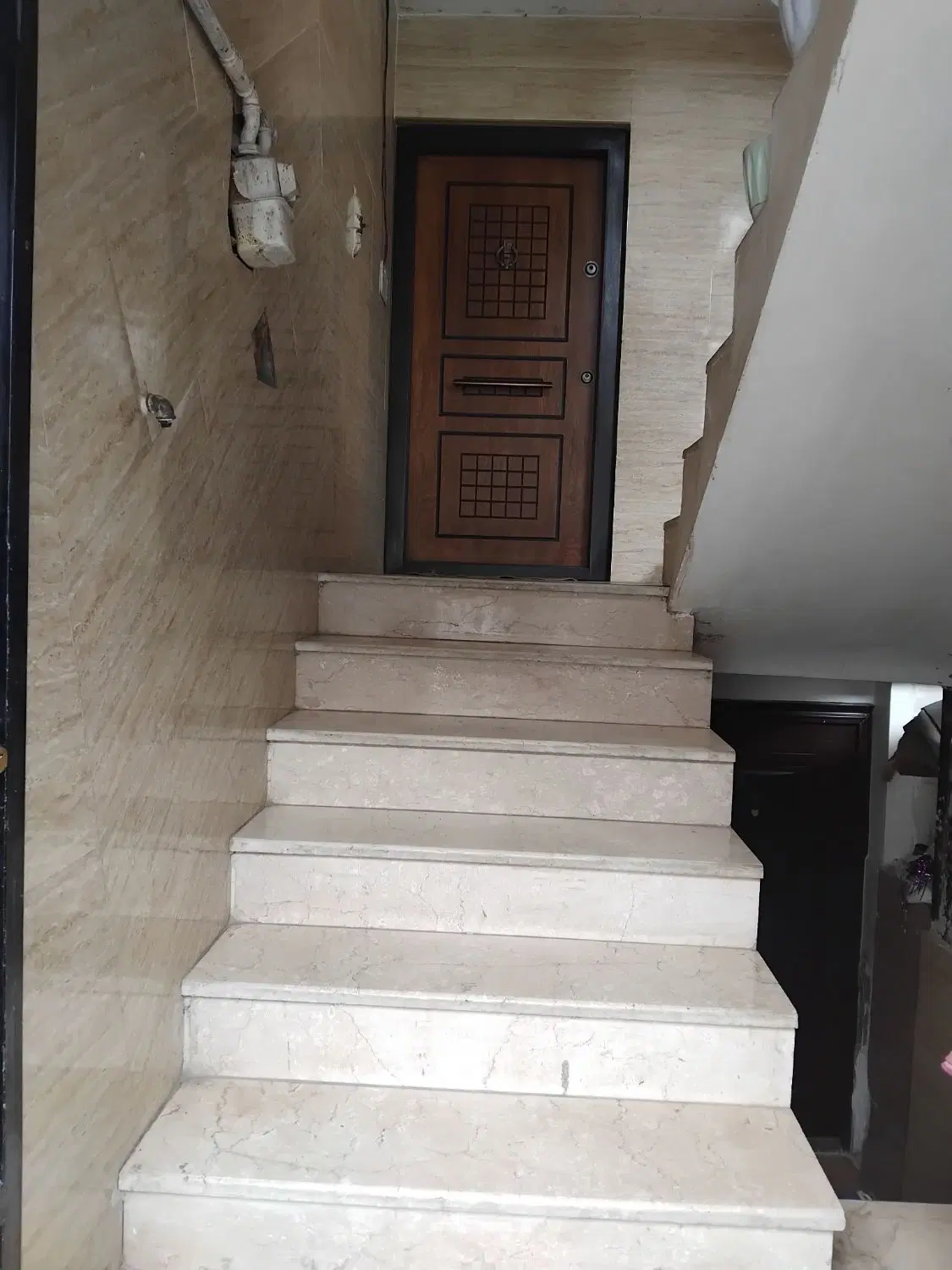 واحد فروشی 100 متری, کرج