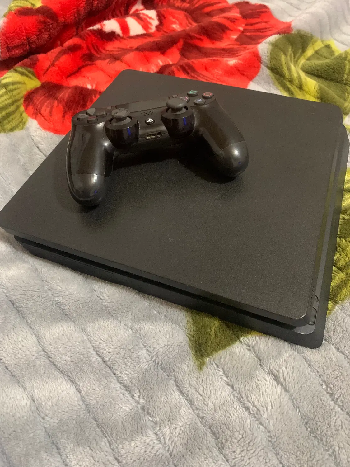 Ps4. Slim|کنسول، بازی ویدئویی و آنلاین|قشم, |دیوار