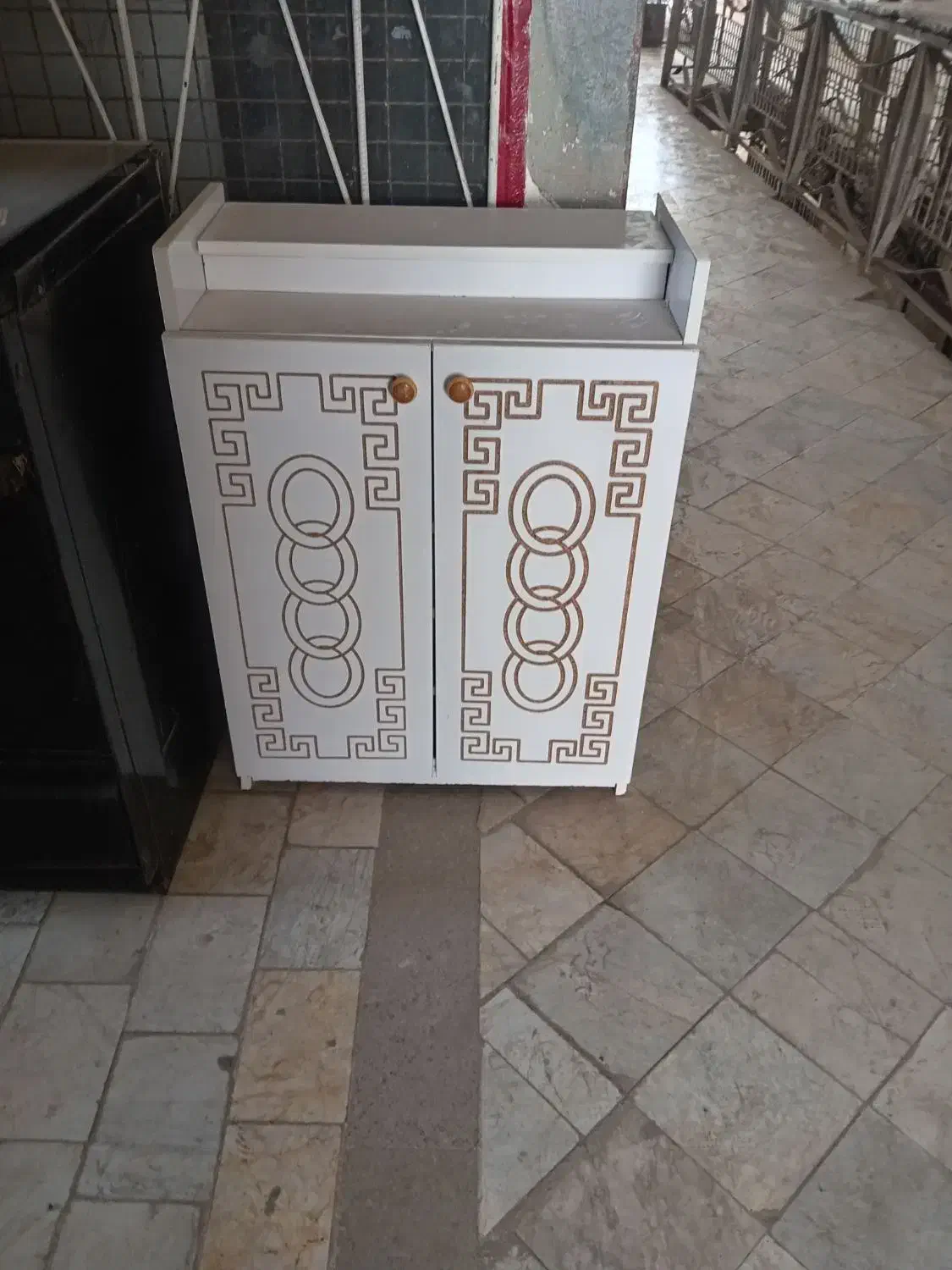 جاکفشی|جاکفشی، کمد، دراور|تربت‌حیدریه, فردوسی جنوبی|دیوار