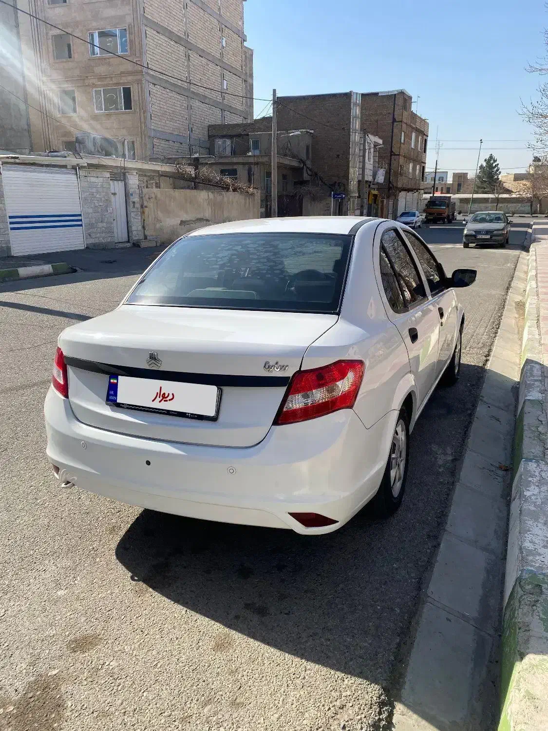 ساینا  مدل۹۸|خودرو سواری و وانت|هشتگرد, شهرک کوثر|دیوار