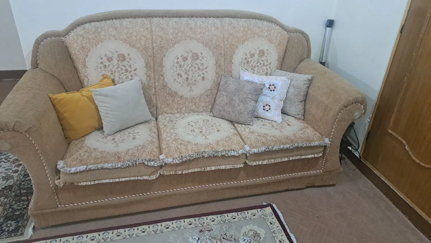 میل|مبلمان خانگی و میز عسلی|دوگنبدان, |دیوار