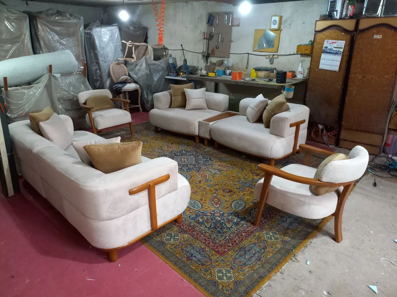مسکو|مبلمان خانگی و میز عسلی|علویجه - دهق, |دیوار