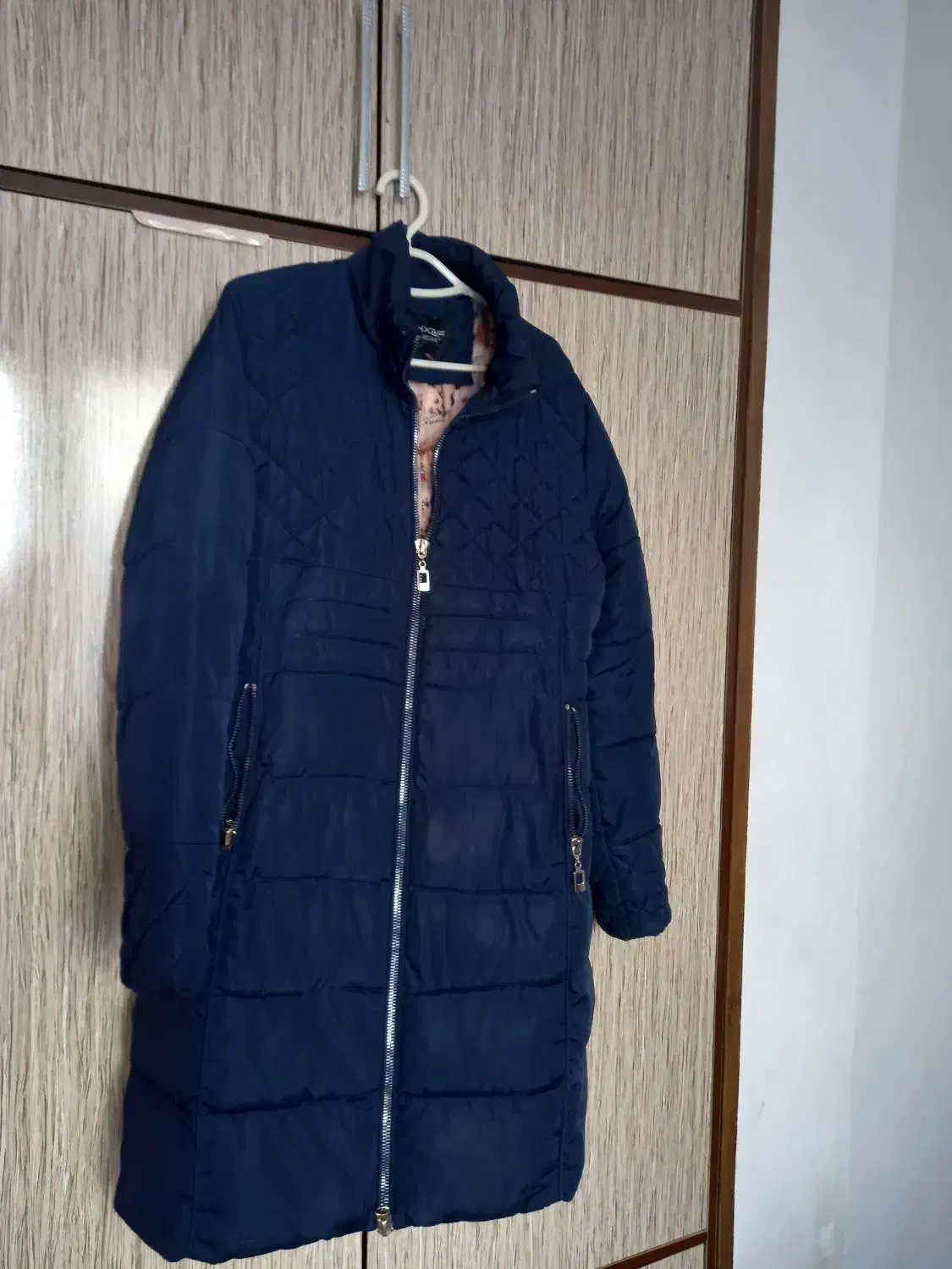 کاپشین|لباس|اردبیل, |دیوار