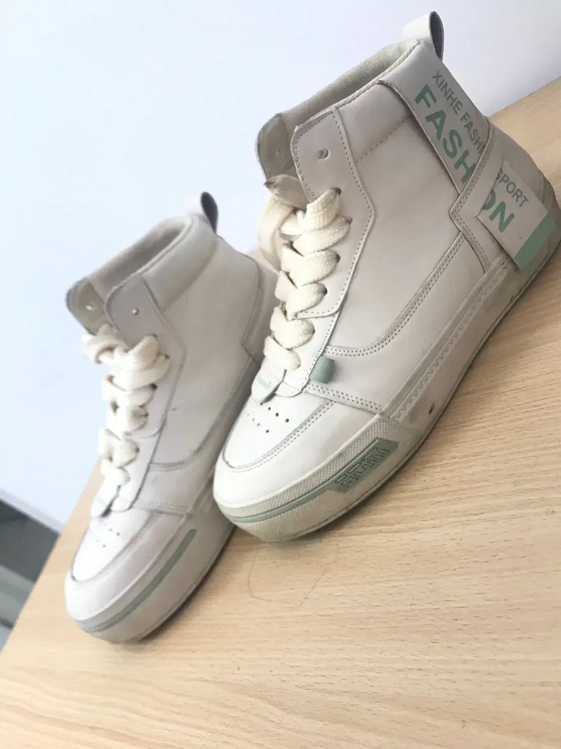 کفش|کیف، کفش، کمربند|شیروان (خراسان), |دیوار