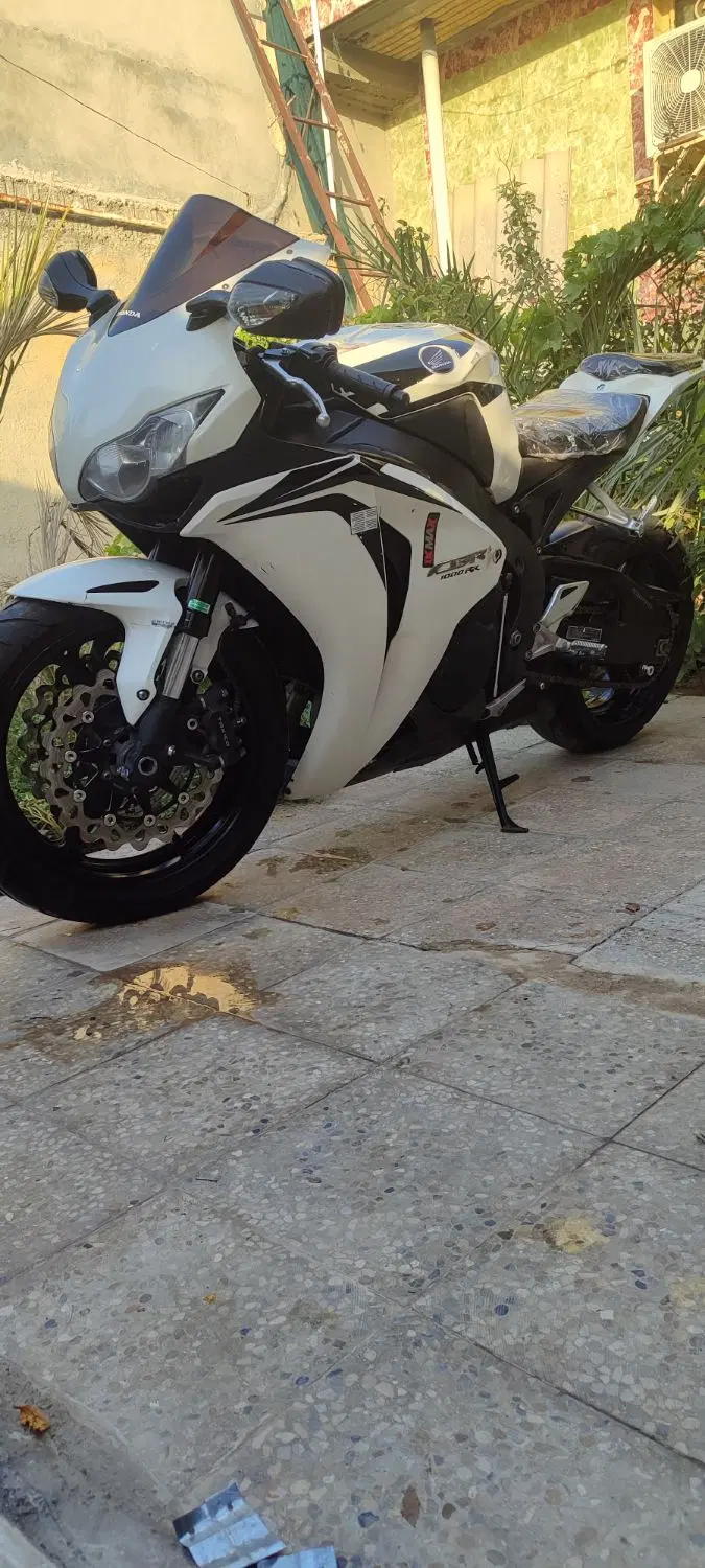 cbr1000|موتورسیکلت|آبپخش, |دیوار