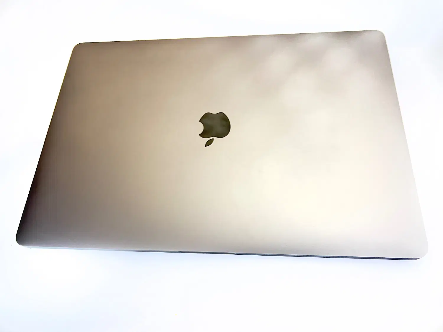 MacBook Pro 2019|رایانه همراه|شیراز, گل سرخ|دیوار