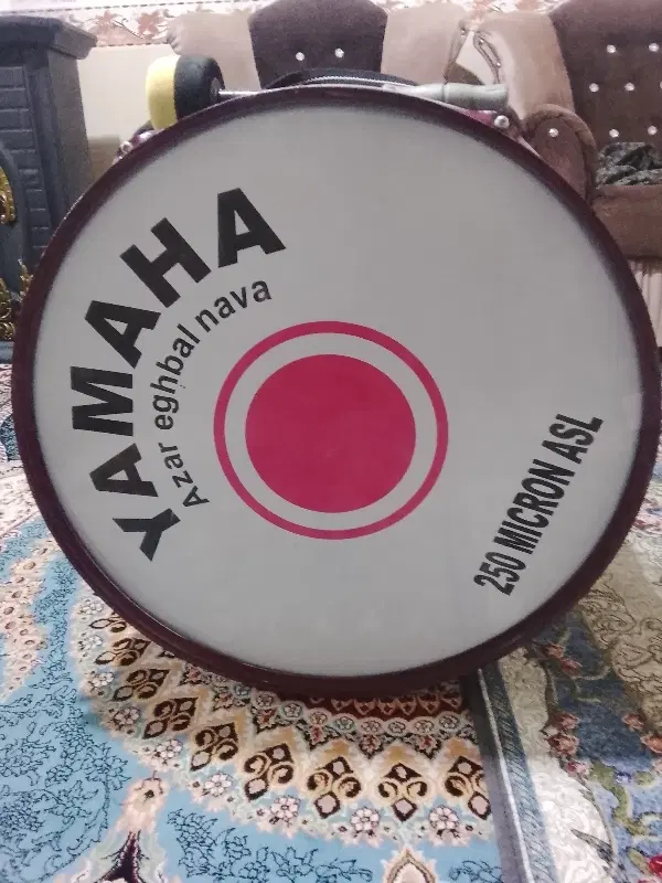 طبل نو|درام و پرکاشن|بم, |دیوار