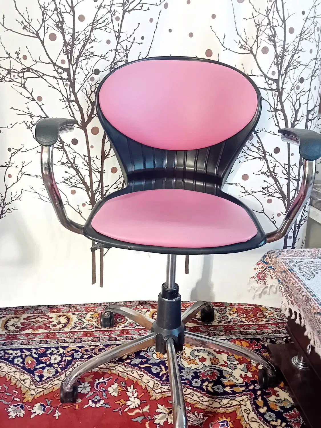 صندلی|صندلی و نیمکت|شهرکرد, |دیوار