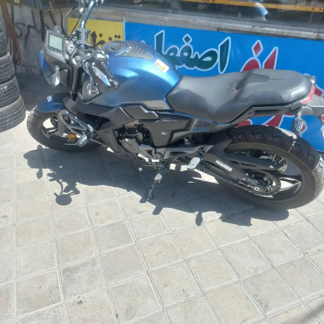 زونتس ۲۰۰|موتورسیکلت|اصفهان, تخت فولاد|دیوار