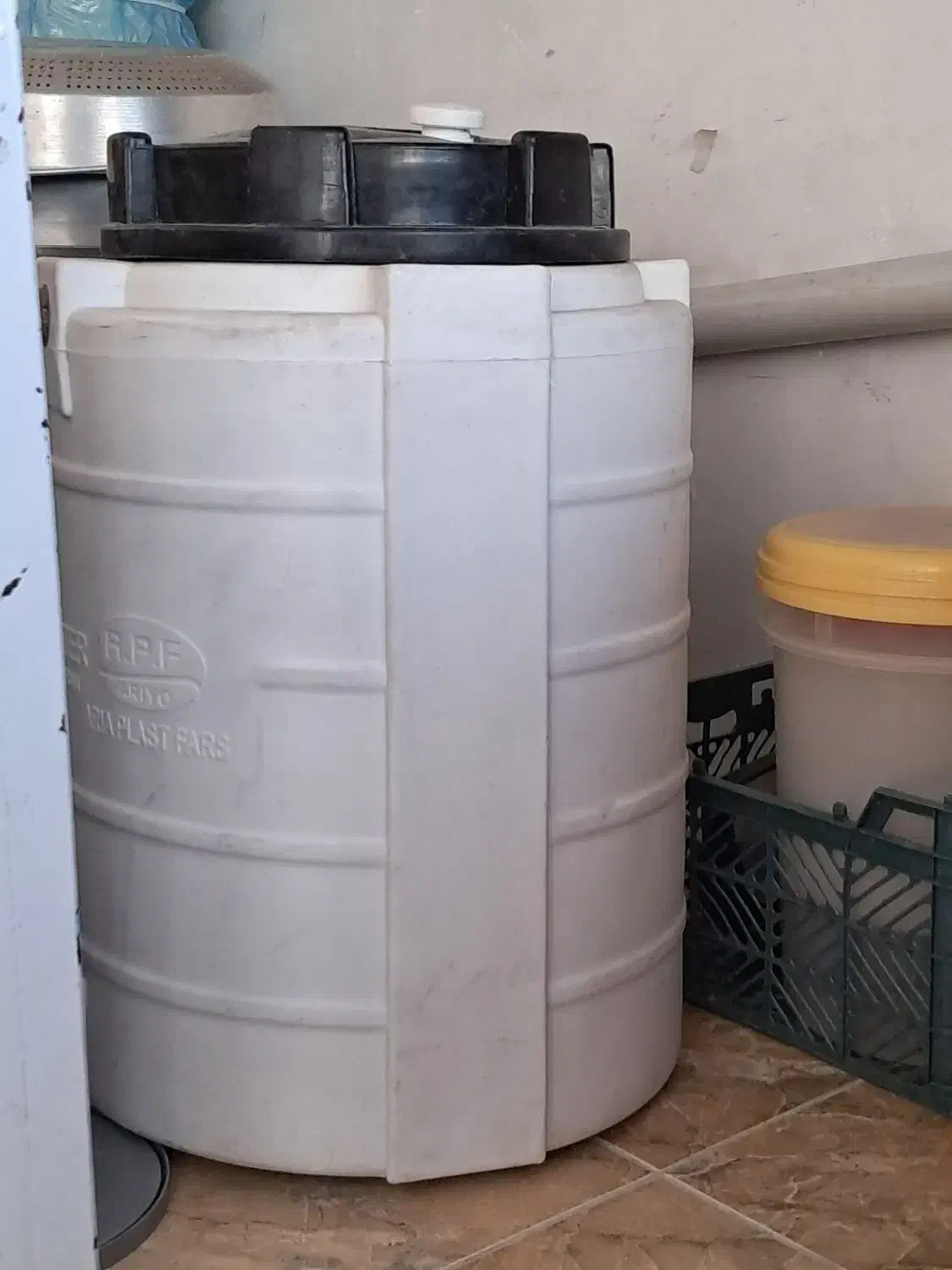 منبع آب|مصالح و تجهیزات ساختمان|شیراز, پودنک|دیوار