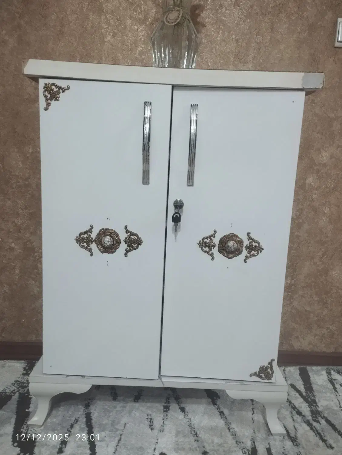 جاکفشی|جاکفشی، کمد، دراور|پرند, فاز ۶|دیوار