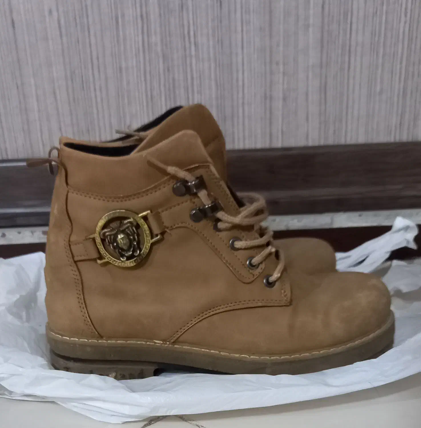 پوتین|کیف، کفش، کمربند|بجنورد, |دیوار