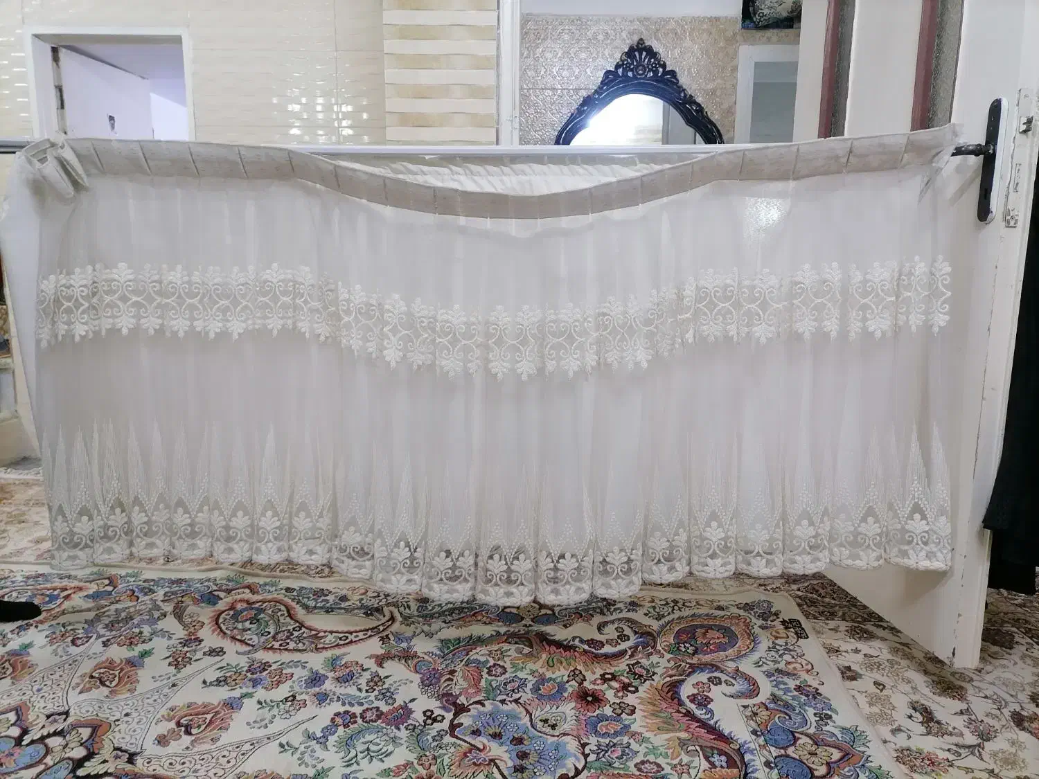 پرده|پرده، رانر، رومیزی|قم, دروازه ری|دیوار