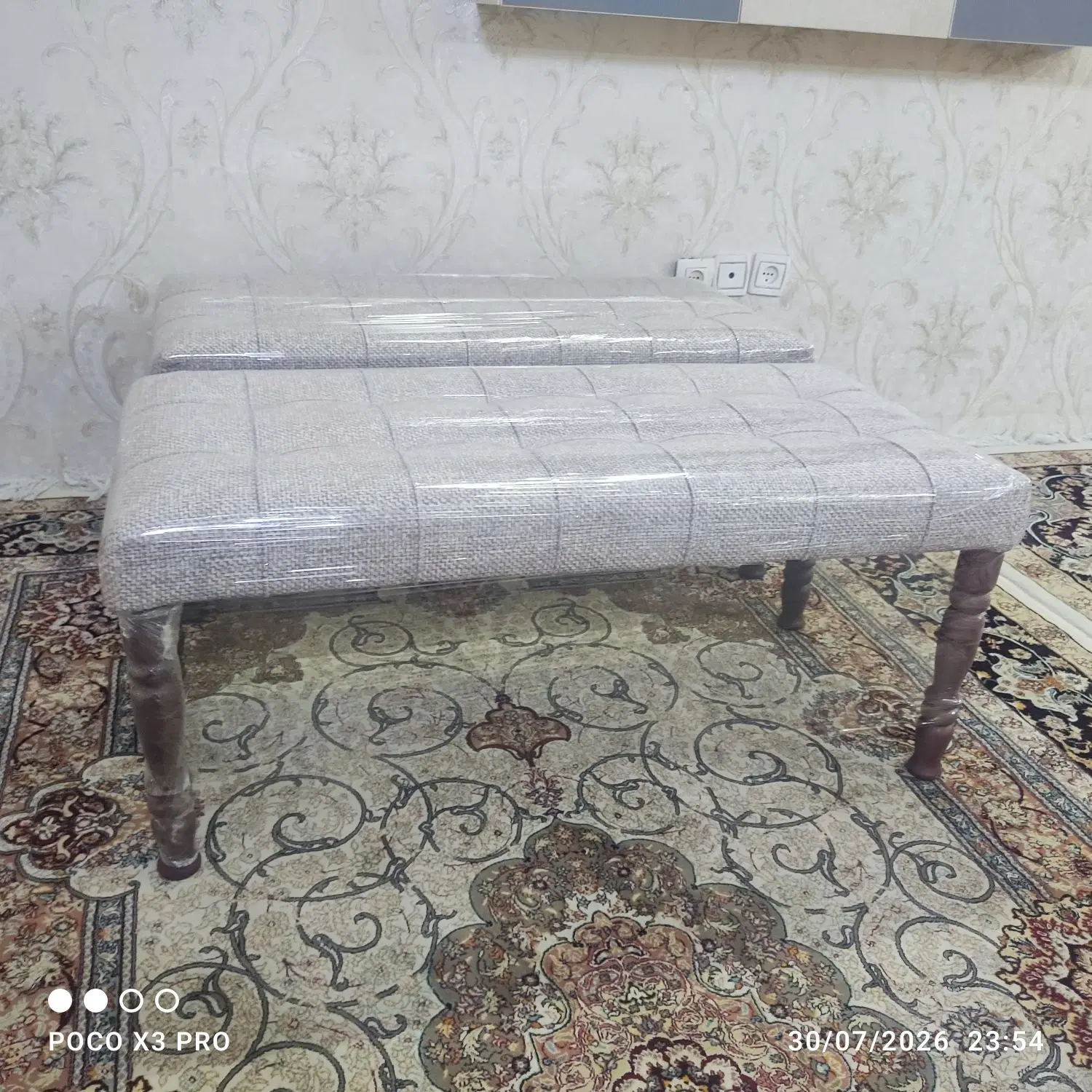 پاف|صندلی و نیمکت|همدان, |دیوار