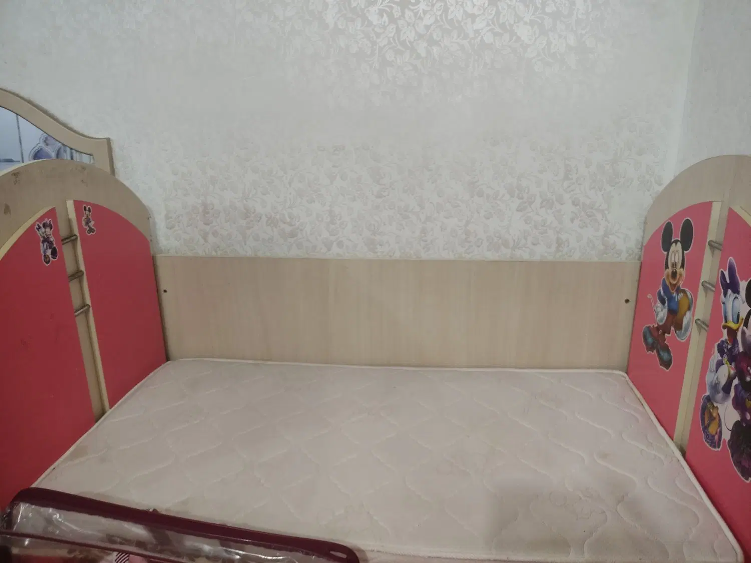 تخت|تخت و صندلی بچه|کرخه, |دیوار