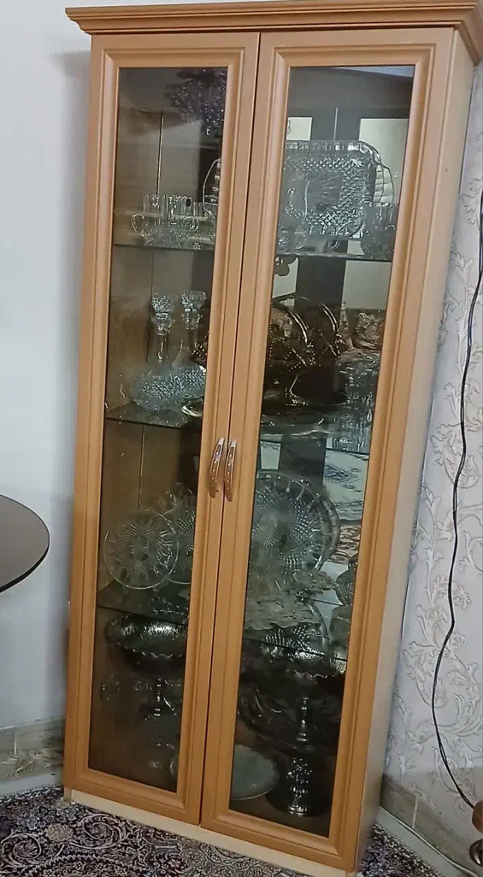 ویترین قدی سالم|بوفه، ویترین، کنسول|تهران, هفده شهریور|دیوار