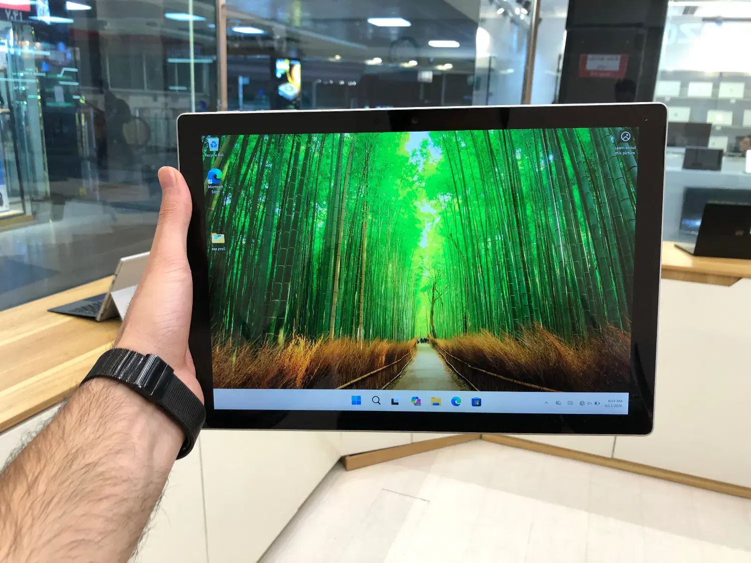 Surface Pro 5|رایانه همراه|تهران, فلسطین (میدان انقلاب)|دیوار