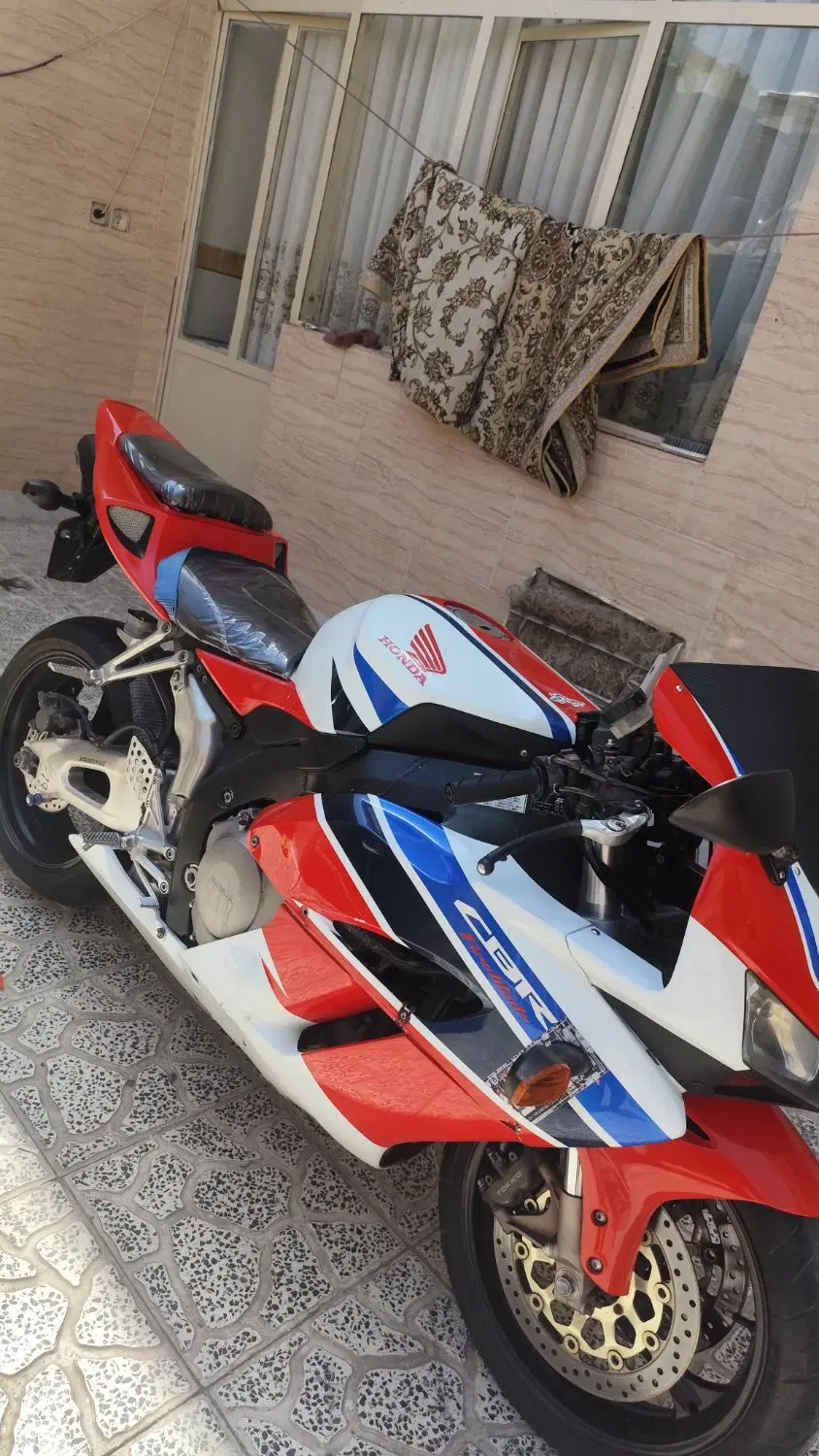 cbr 1000|موتورسیکلت|تهران, گمرک|دیوار