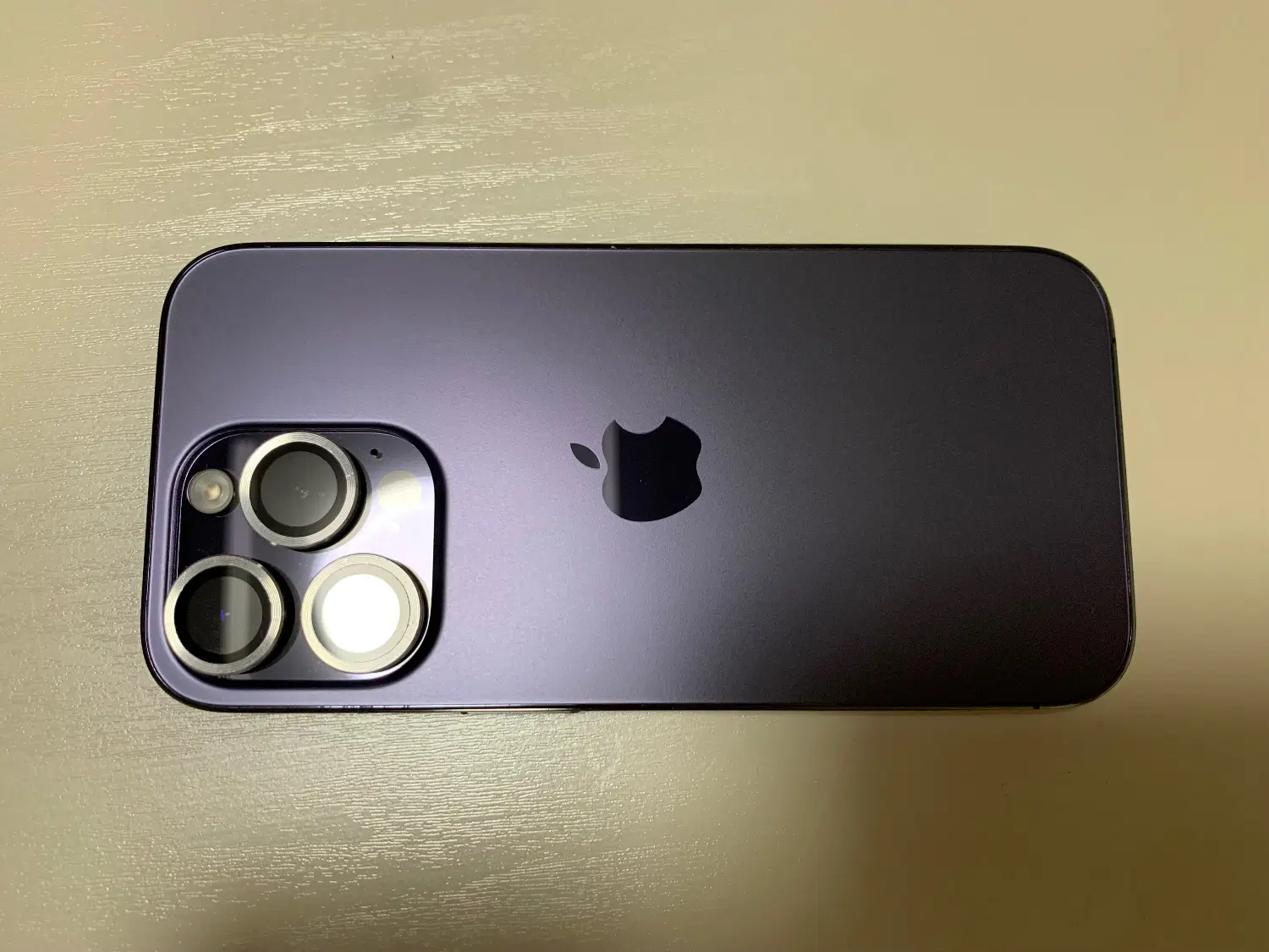 iphone 14 pro|موبایل|رشت, منظریه|دیوار