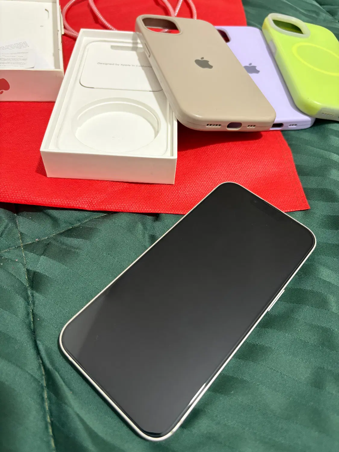 IPhone 13|موبایل|بم, |دیوار