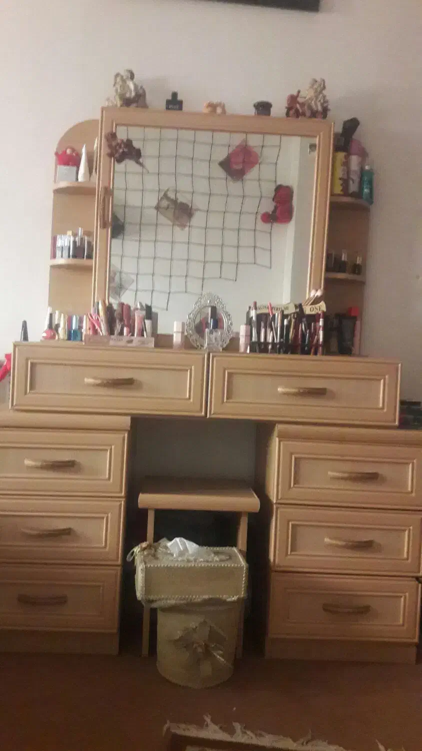 میز اینه|آینه|ساوه, |دیوار