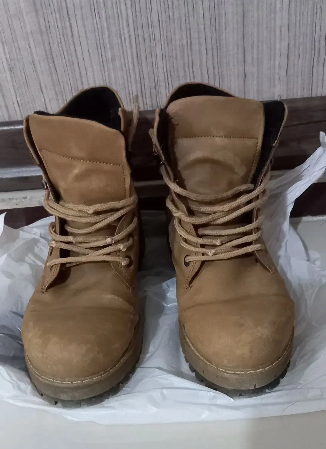 پوتین|کیف، کفش، کمربند|بجنورد, |دیوار