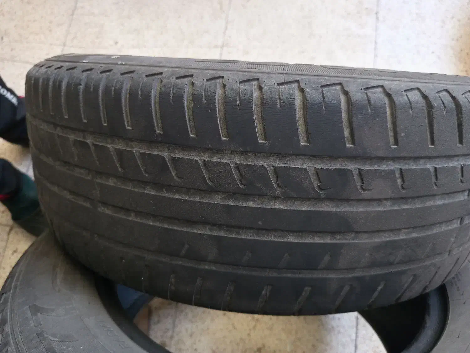 لاستیک205|قطعات یدکی و لوازم جانبی|رشت, شهرک صبا|دیوار