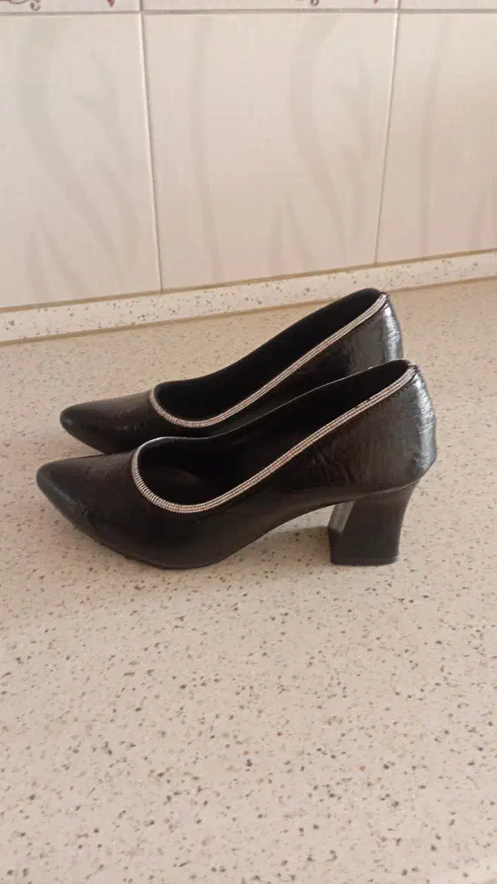 کفش مجلسی|کیف، کفش، کمربند|بروجرد, |دیوار