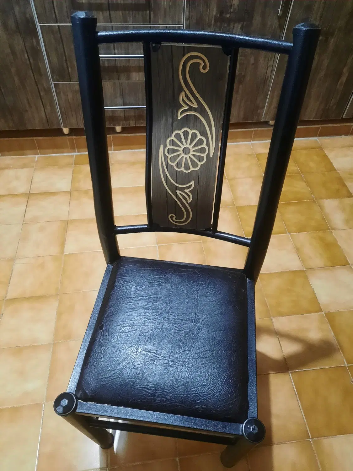 صندلی|صندلی و نیمکت|شهرکرد, |دیوار