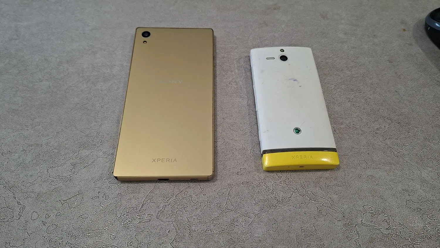 Sony Xperia u & Z5 dual|موبایل|تهران, دریا|دیوار