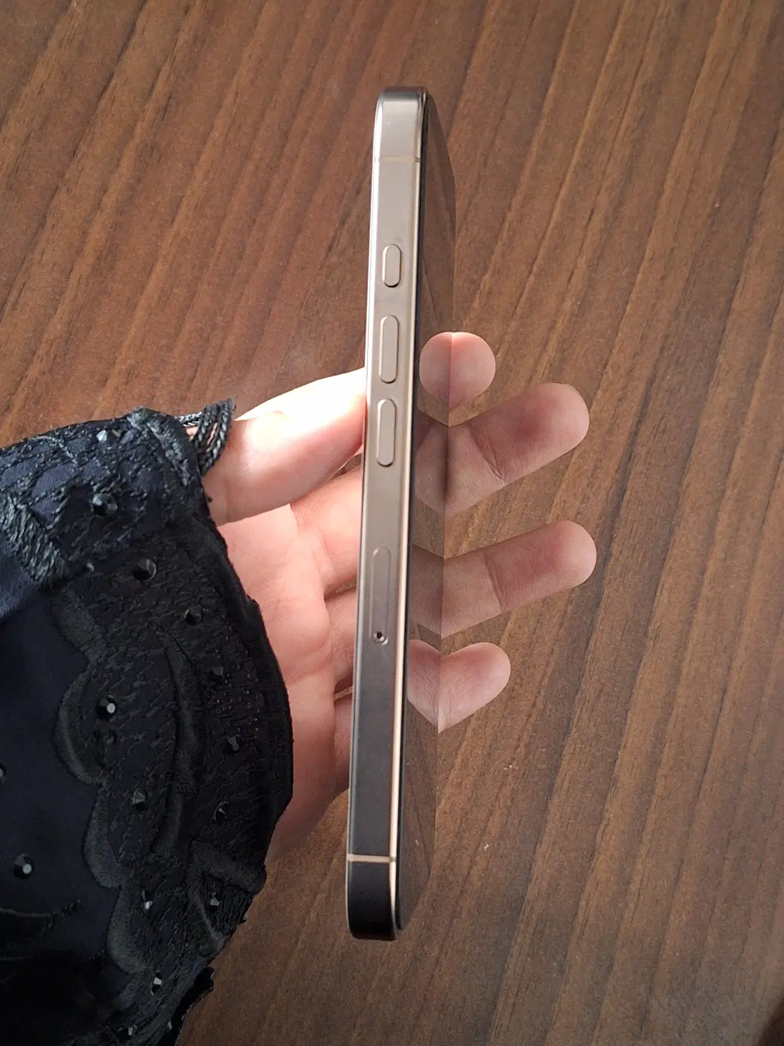 Iphone 16 pro|موبایل|قم, چهل درخت|دیوار