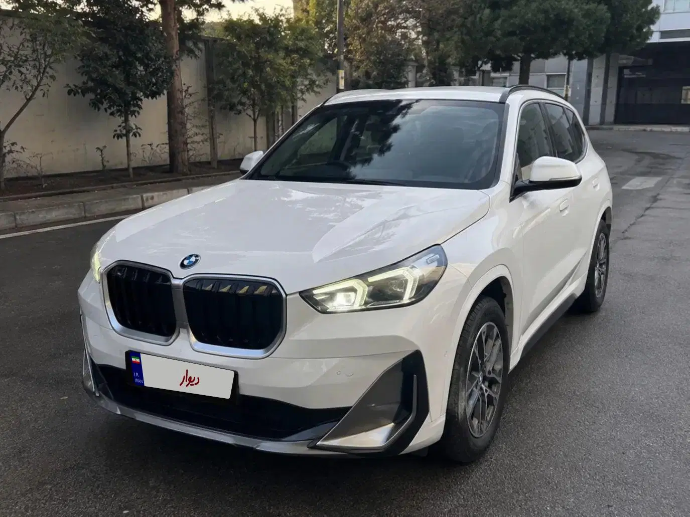 Bmw Ix1 25l|خودرو سواری و وانت|تهران, ولنجک|دیوار