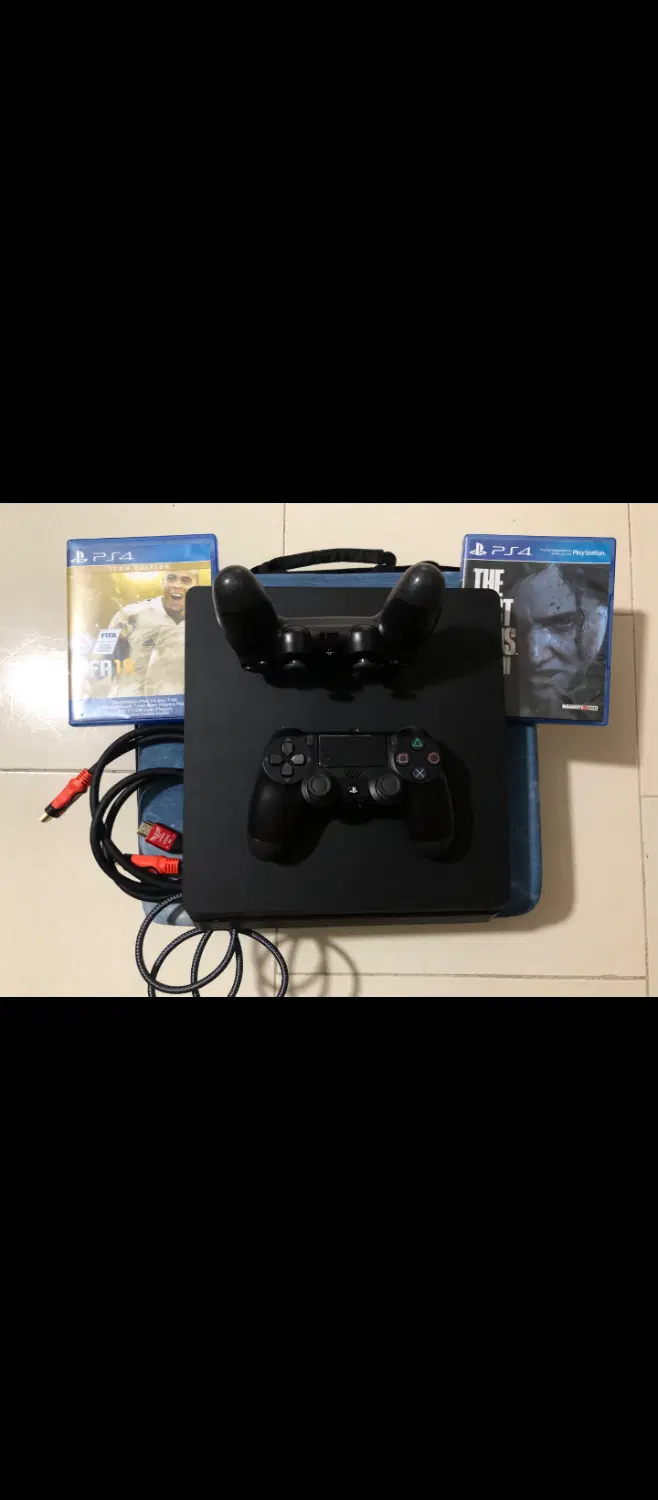 Ps4|کنسول، بازی ویدئویی و آنلاین|کاشان, معلم|دیوار