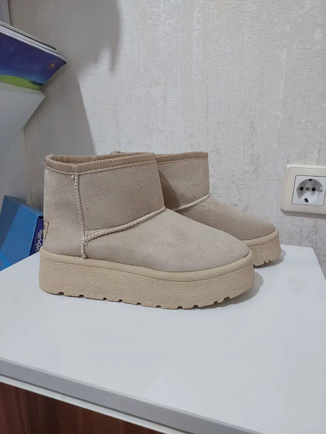 کفش آگ|کیف، کفش، کمربند|مشهد, شفا|دیوار