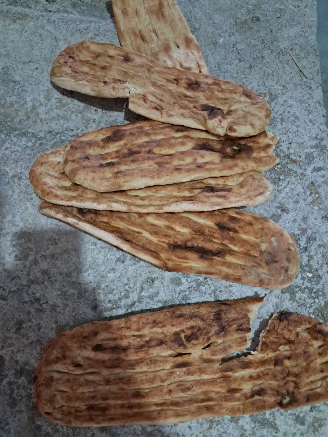 نان خشک|خوردنی و آشامیدنی|تالش, طولارود|دیوار
