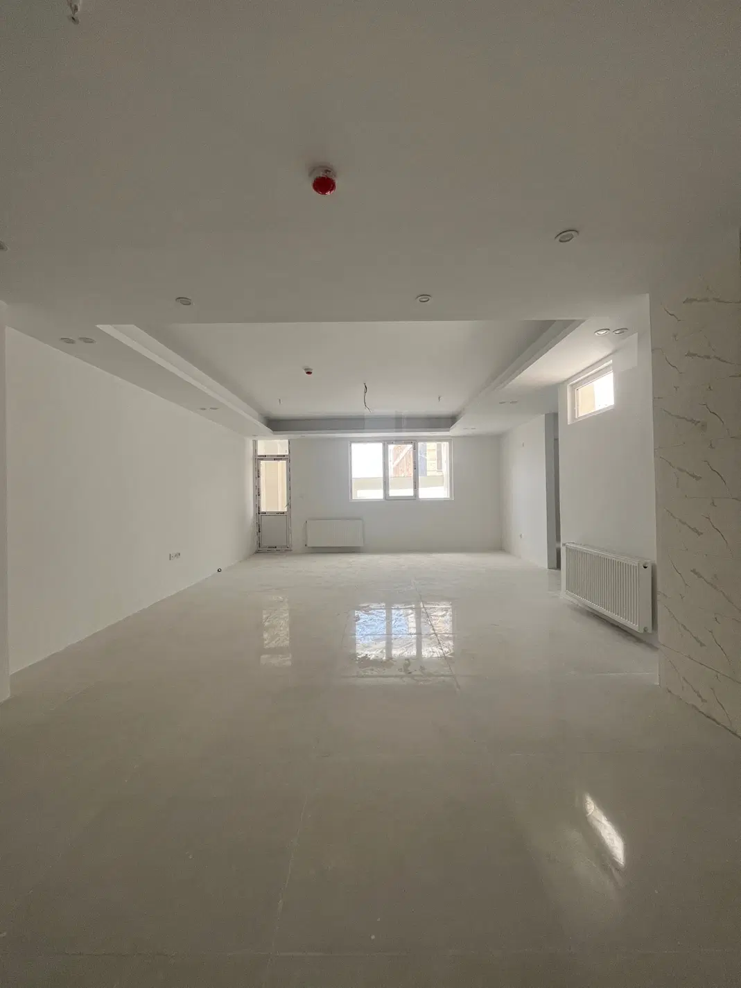 95 متر 2 خواب / سنددار نوساز / تاپ لوکیشن گلشهر - Widok 2