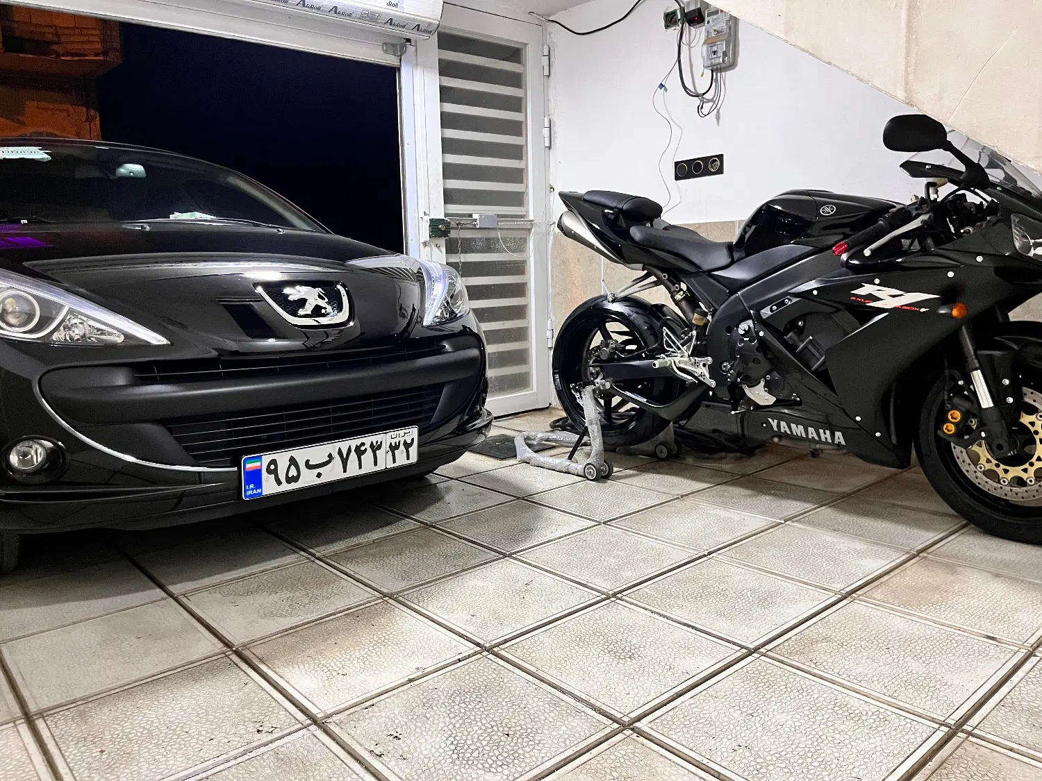 Yamaha R1|موتورسیکلت|مشهد, شهید بهشتی|دیوار