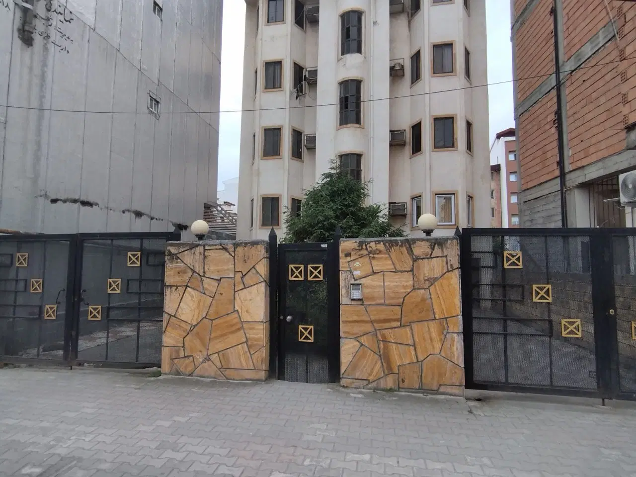 86 متر سند تک برگ پارکینگ و انباری ط دوم بر قدرتی|فروش آپارتمان|نوشهر, |دیوار