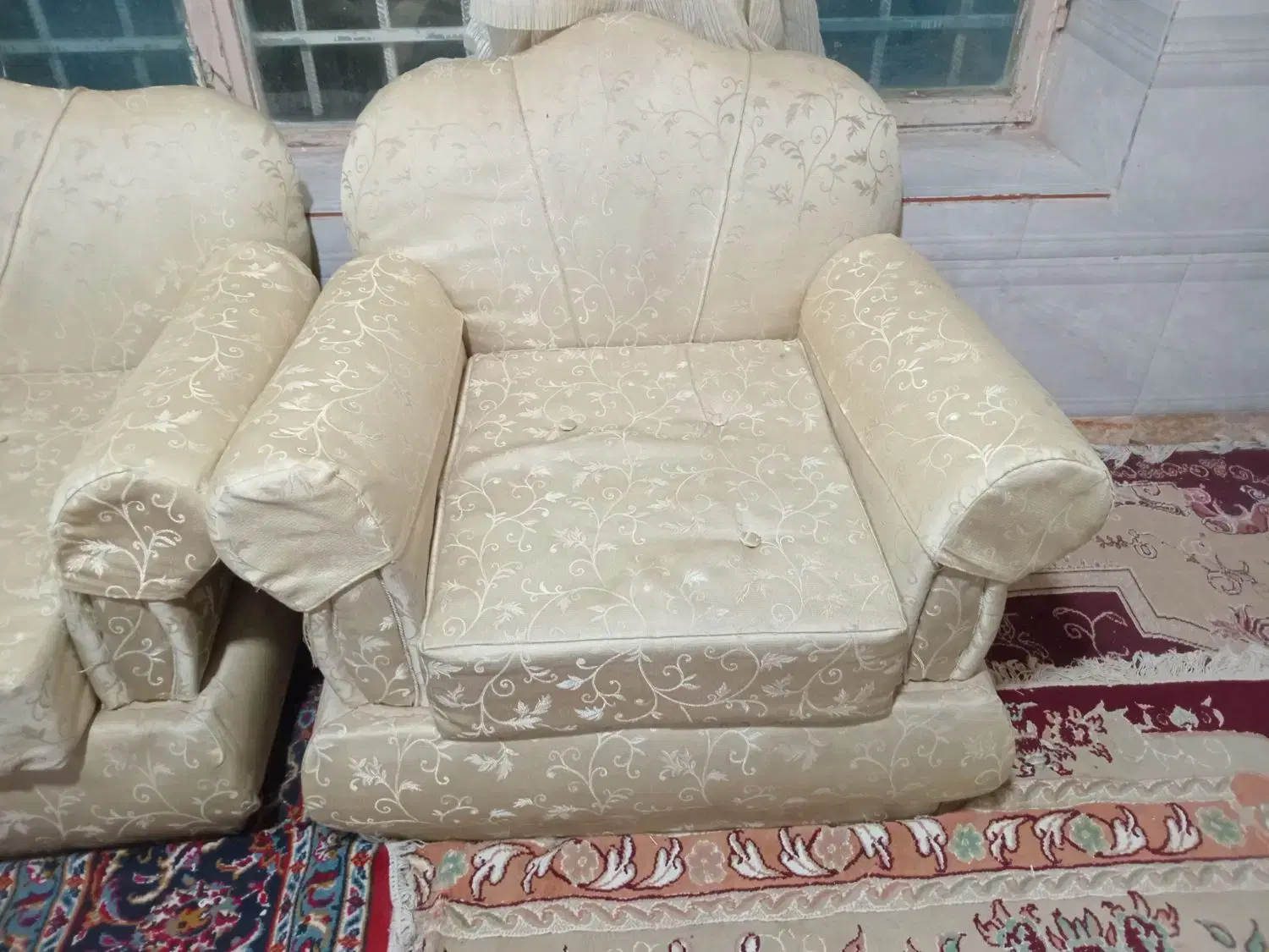 مبل|مبلمان خانگی و میز عسلی|قره چای, |دیوار