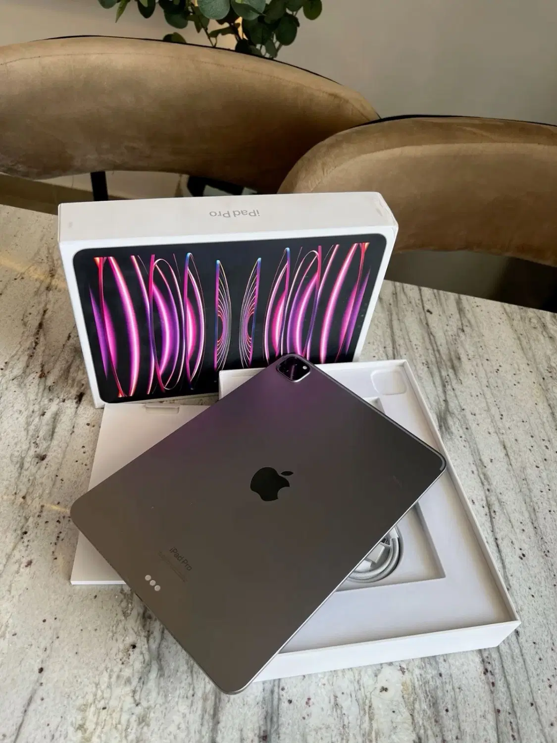 Ipad pro 2021|تبلت|مشهد, هفت تیر (حافظ)|دیوار