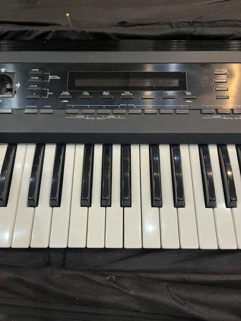 Roland D-50|پیانو، کیبورد، آکاردئون|بابل, |دیوار