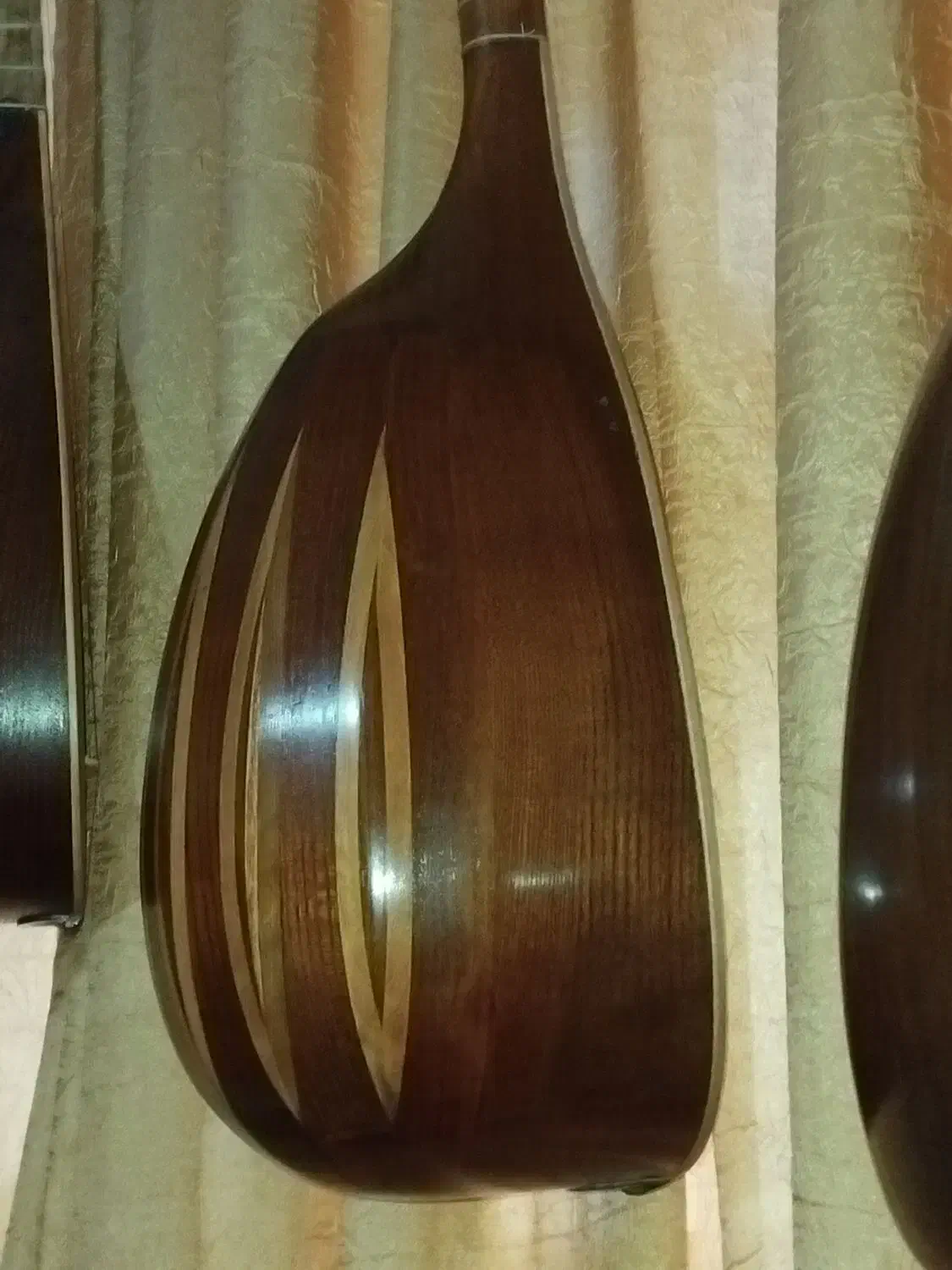 تنبور استاد براخانی|سازهای سنتی|آمل, |دیوار