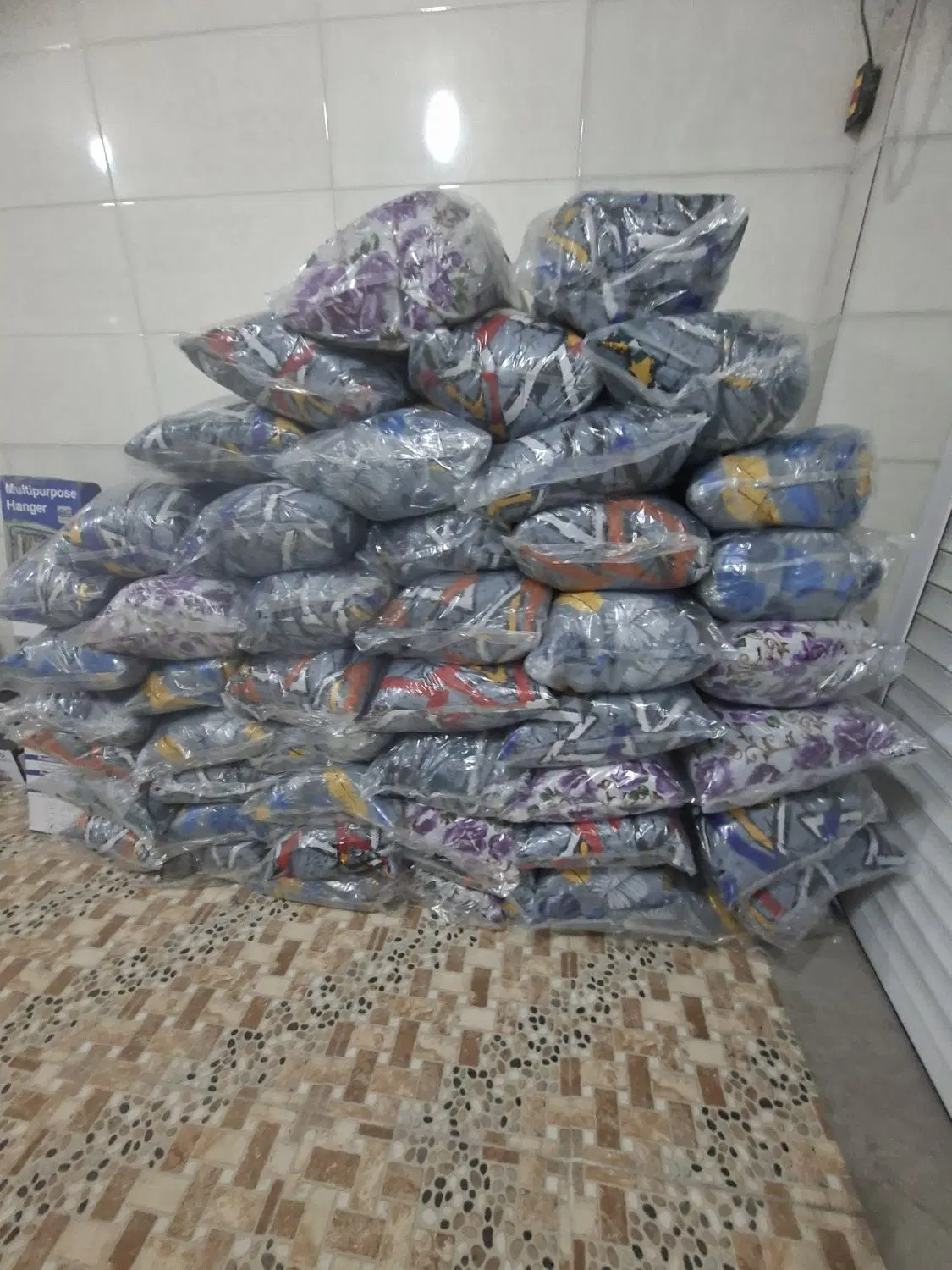 بالشت|رختخواب، بالش، پتو|شهرکرد, |دیوار