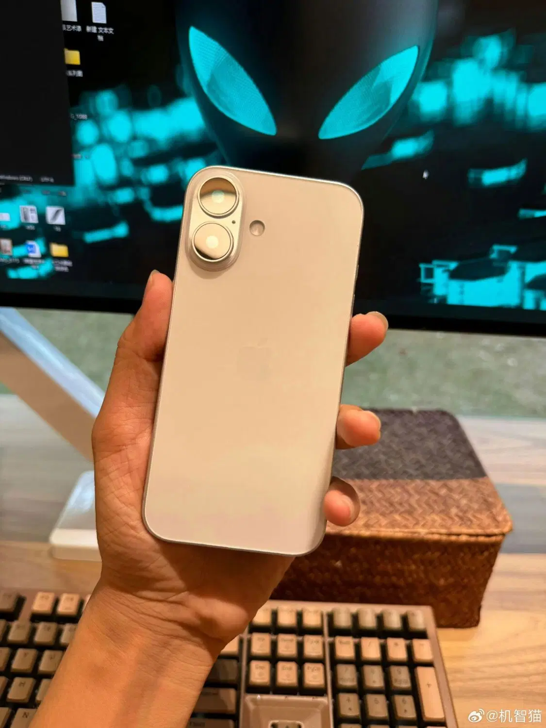 iPhone 16 normal|موبایل|زابل, |دیوار