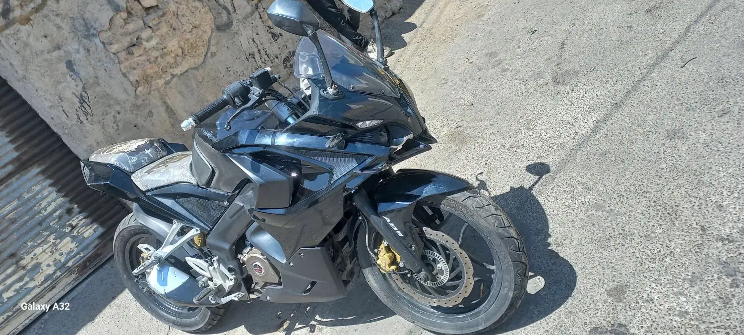 rs200 ns|موتورسیکلت|الیگودرز, |دیوار