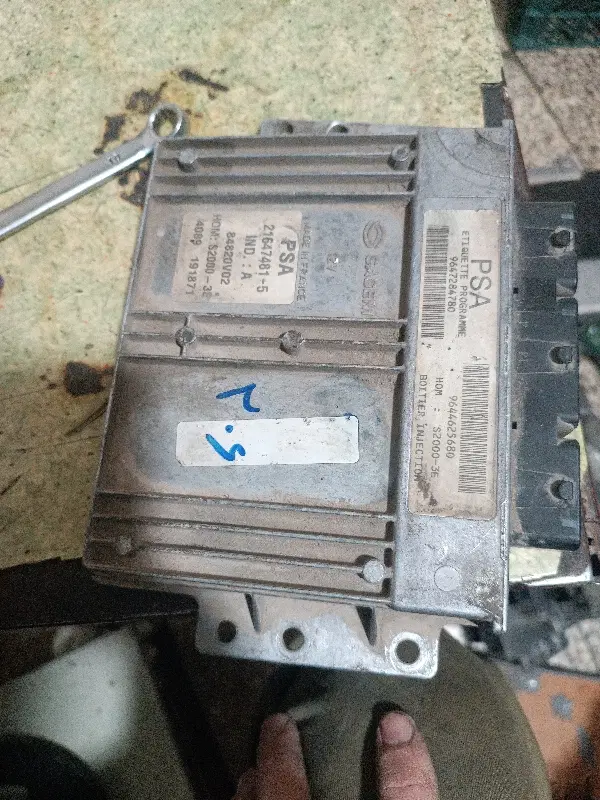 ecu ۲۰۶ s2000|قطعات یدکی و لوازم جانبی|شیراز, محراب|دیوار