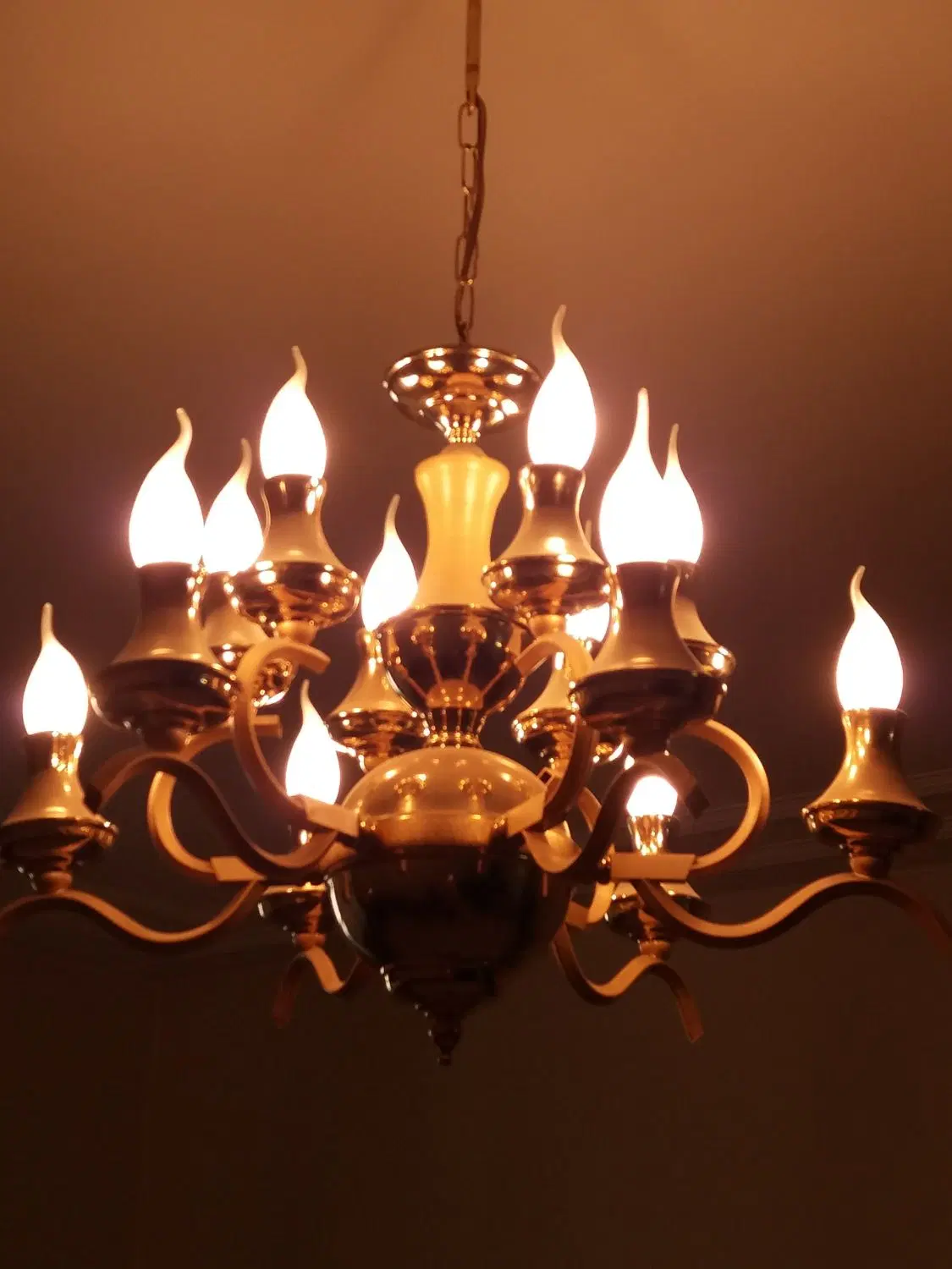 لوستر|لوستر و چراغ آویز|اصفهان, خانه اصفهان|دیوار