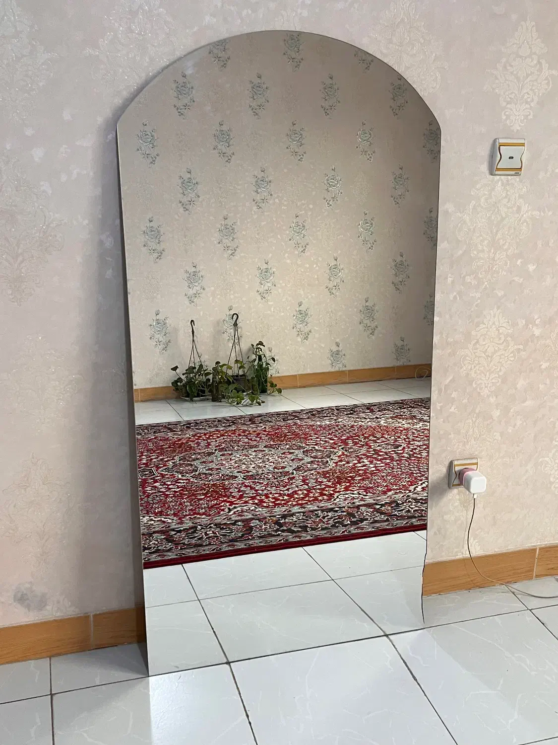 آینه قدی|آینه|رشت, پیرسرا|دیوار